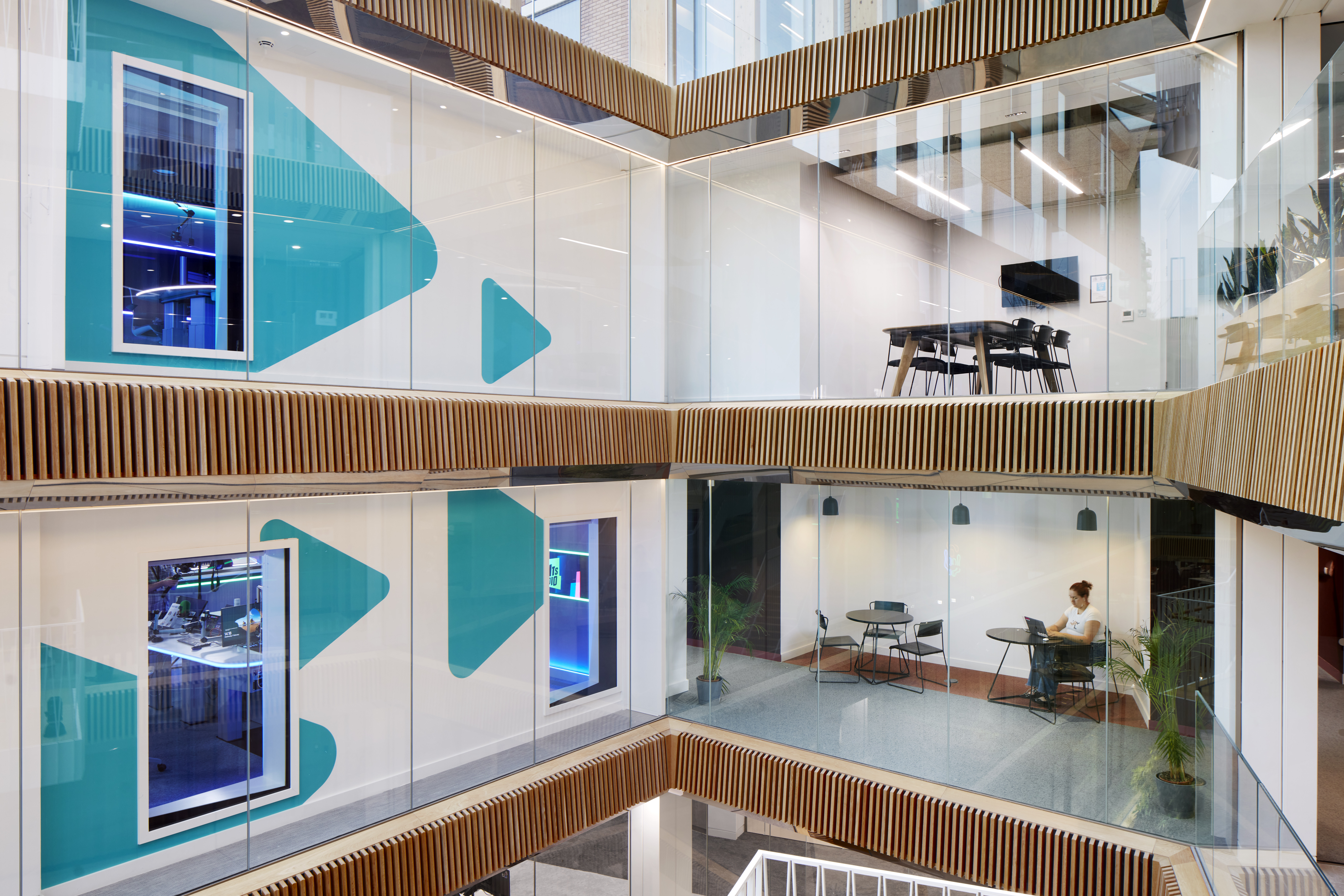 MClayton 2402-1-SPA-LAN 047